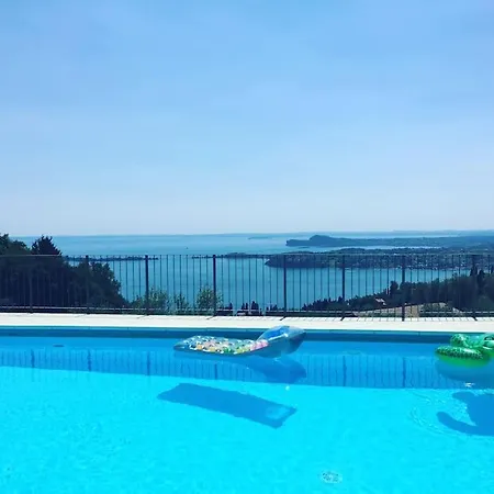 Panoramic Pool View With Parking Gardone Riviera